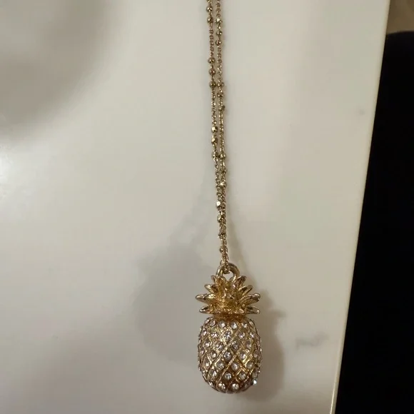 Banana Republic Gold Pineapple Pendant Necklace Sparkly Crystal Charm Summer - Picture 3 of 5